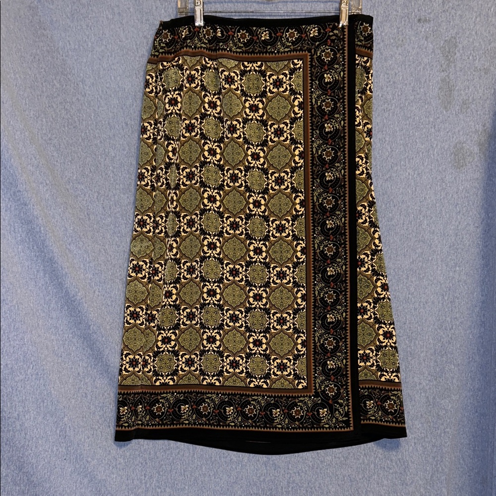 Sag Harbor Green and Black Patterned Midi Skirt size 16 Very GUC